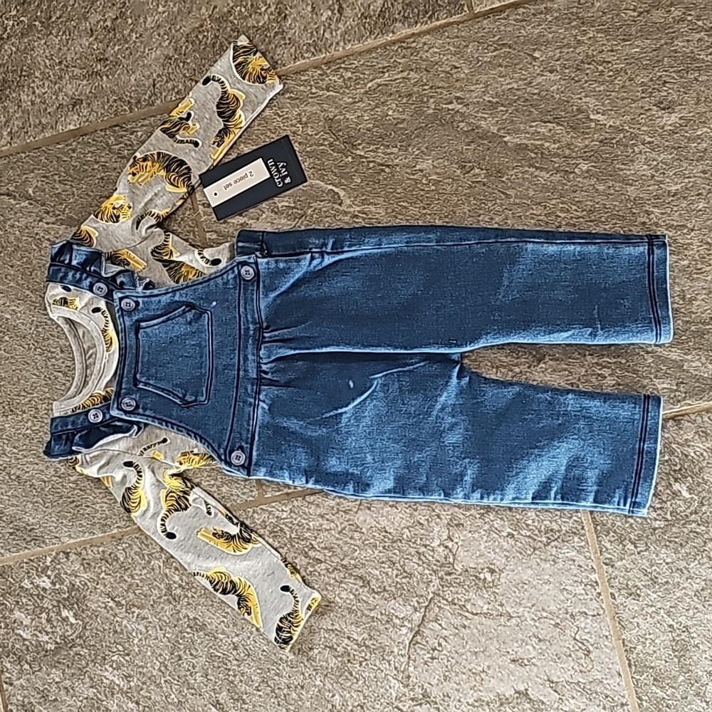 NEW WITH TAGS Crown & Ivy jean overall outfit with tigers size 12 months